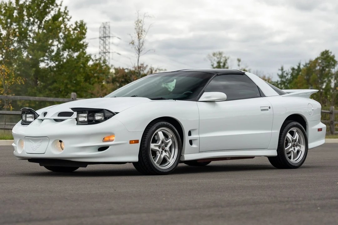 2002 Pontiac Firebird 4th Gen - Image 15 of 21