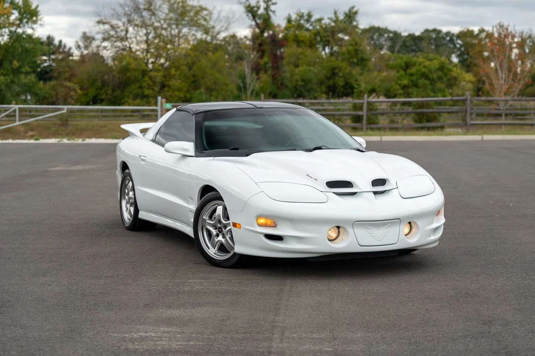 2002 Pontiac Firebird 4th Gen - Image 2 of 21