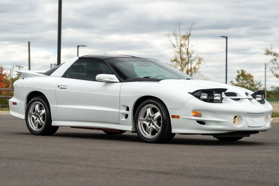 2002 Pontiac Firebird 4th Gen - Image 11 of 21