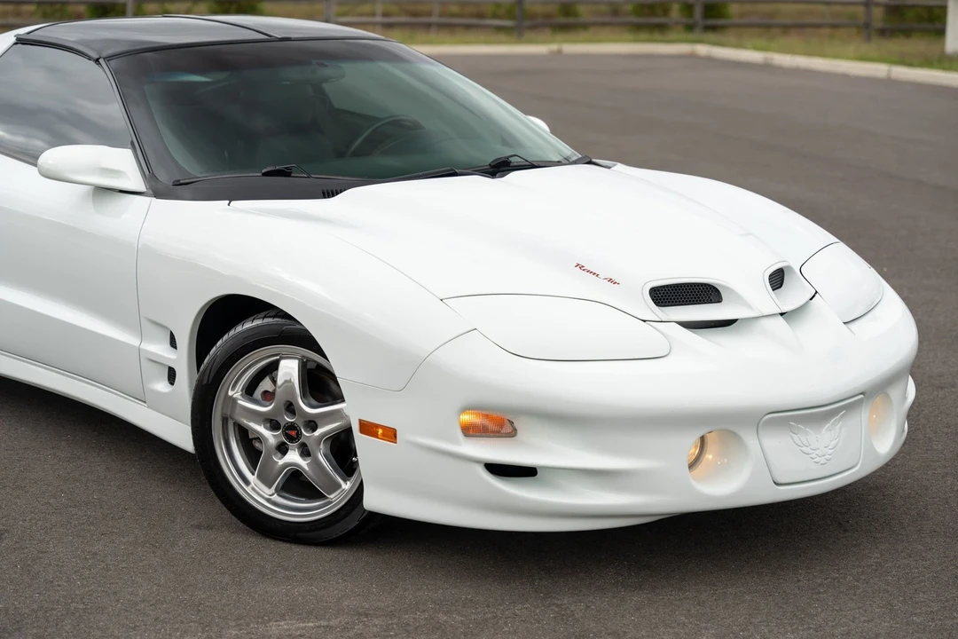 2002 Pontiac Firebird 4th Gen - Image 6 of 21