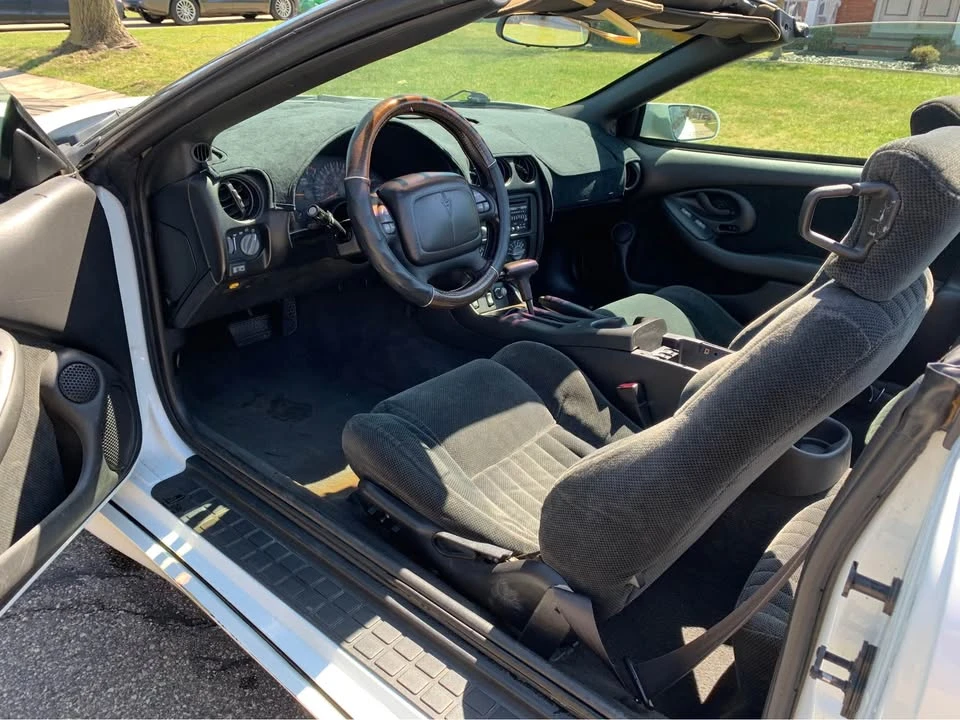 2002 Pontiac Firebird 4th Gen - Image 11 of 17