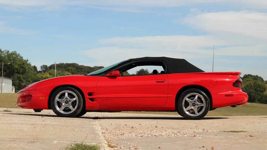2002 Pontiac Firebird 4th Gen - Image 2 of 18