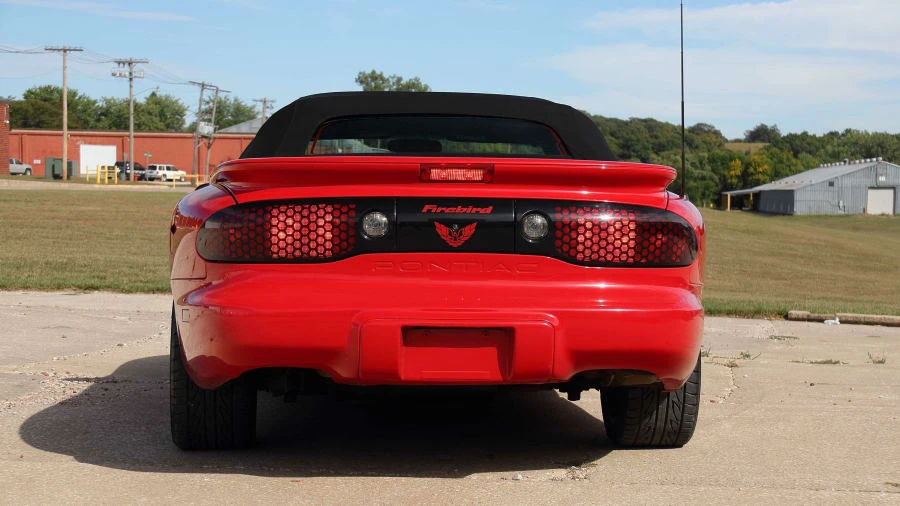 2002 Pontiac Firebird 4th Gen - Image 15 of 18