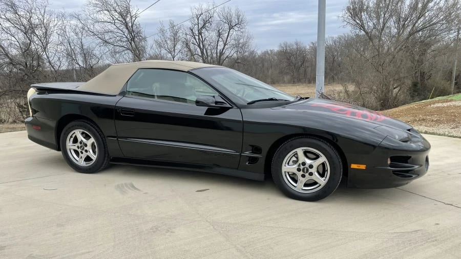 2002 Pontiac Firebird 4th Gen - Image 2 of 13