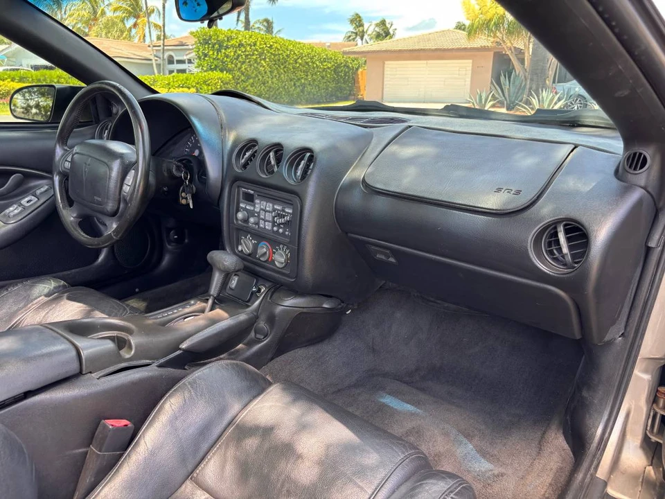 2002 Pontiac Firebird - Image 10 of 13
