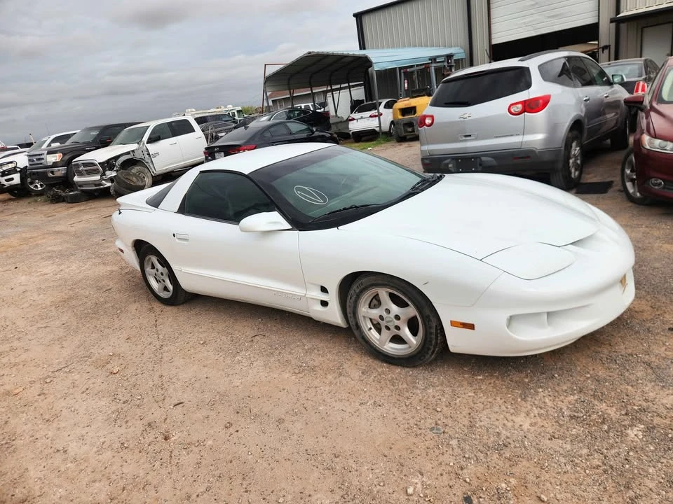 2002 Pontiac Firebird 4th Gen - Image 15 of 18