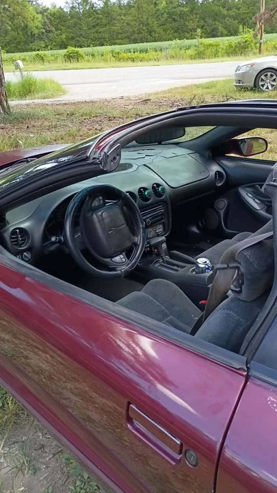 2002 Pontiac Firebird 4th Gen - Image 2 of 7