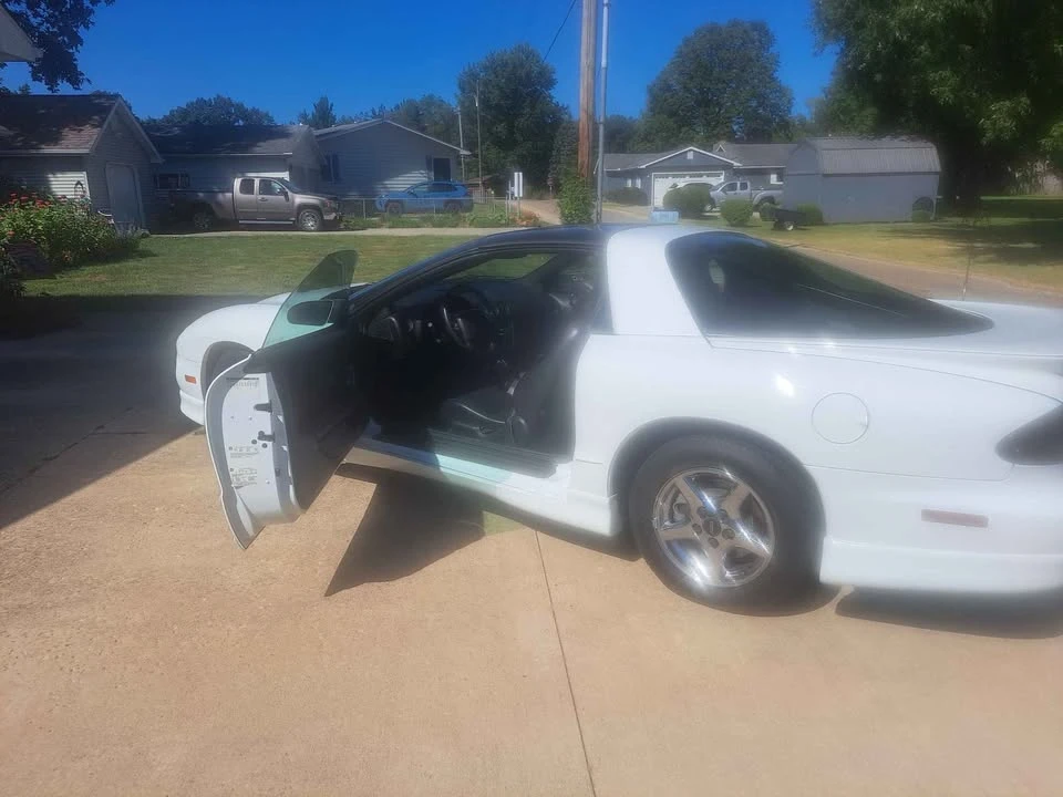 2002 Pontiac Firebird 4th Gen - Image 5 of 6