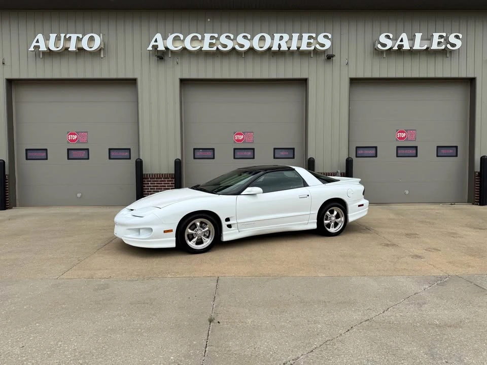 2002 Pontiac Firebird 4th Gen - Image 2 of 20