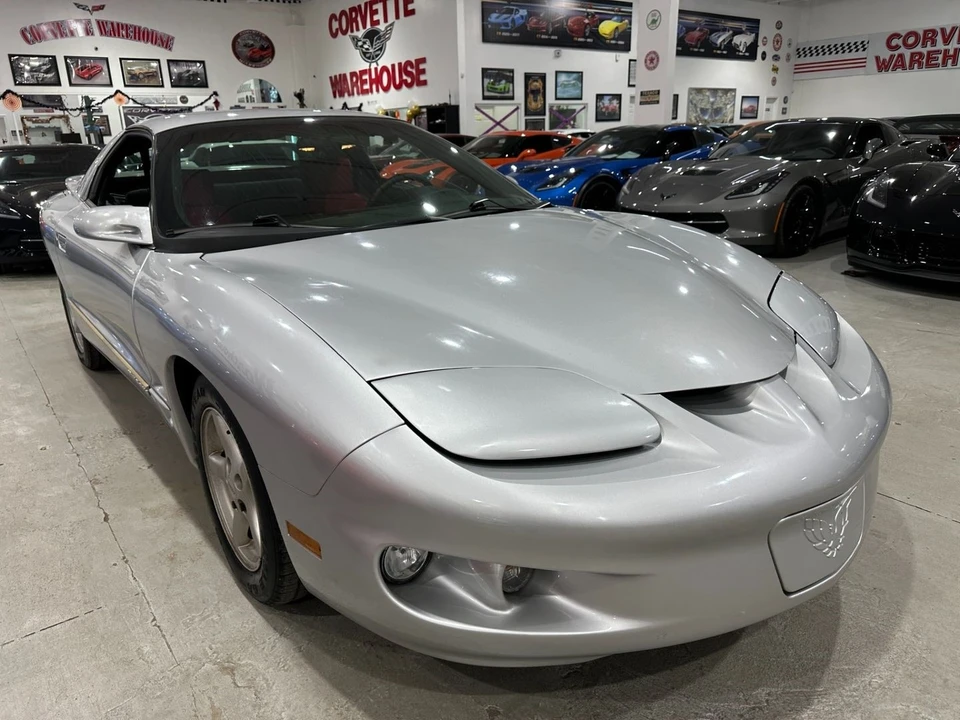 2002 Pontiac Firebird 4th Gen - Image 5 of 11