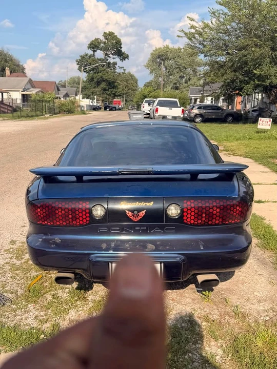 2002 Pontiac Firebird Formula 4th Gen - Image 2 of 13