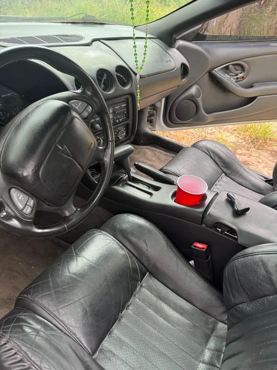 2002 Pontiac Firebird Formula 4th Gen - Image 5 of 6
