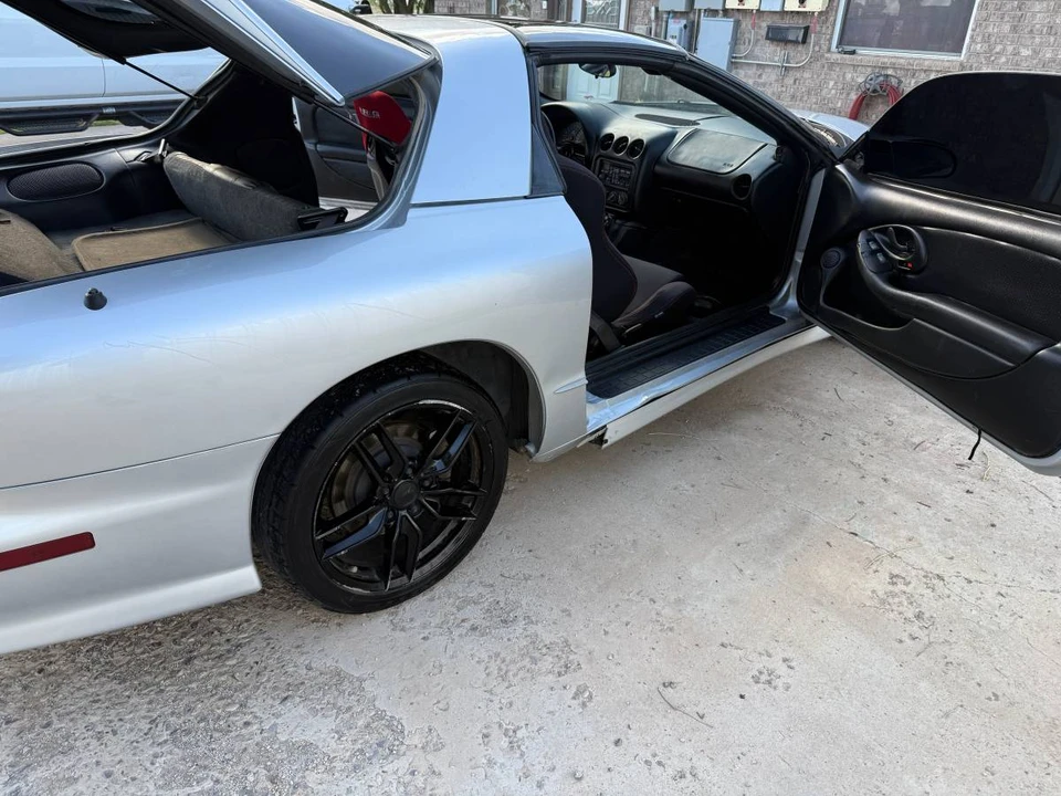 2002 Pontiac Firebird 4th Gen - Image 7 of 11