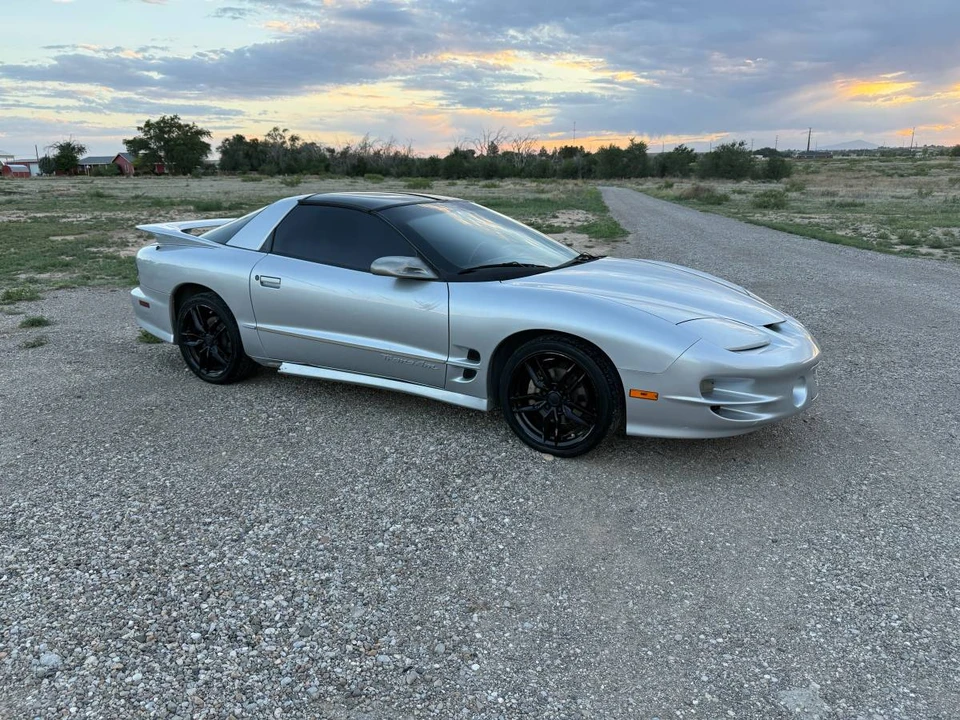 2002 Pontiac Firebird 4th Gen - Image 2 of 11