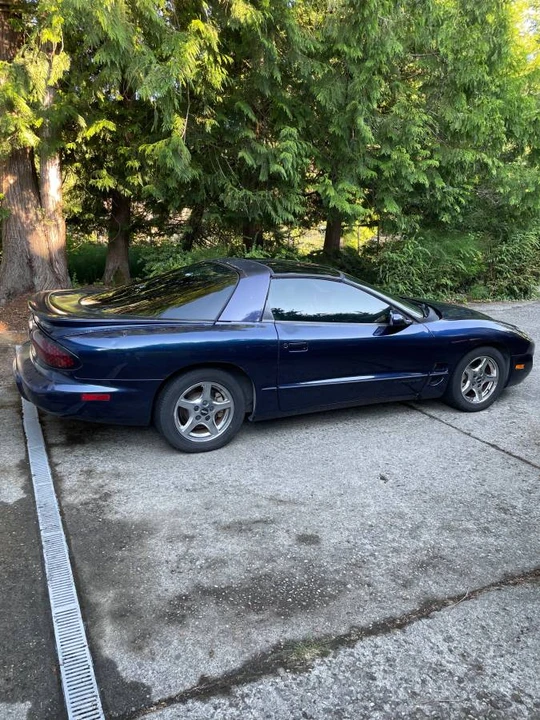 2002 Pontiac Firebird 4th Gen - Image 2 of 10