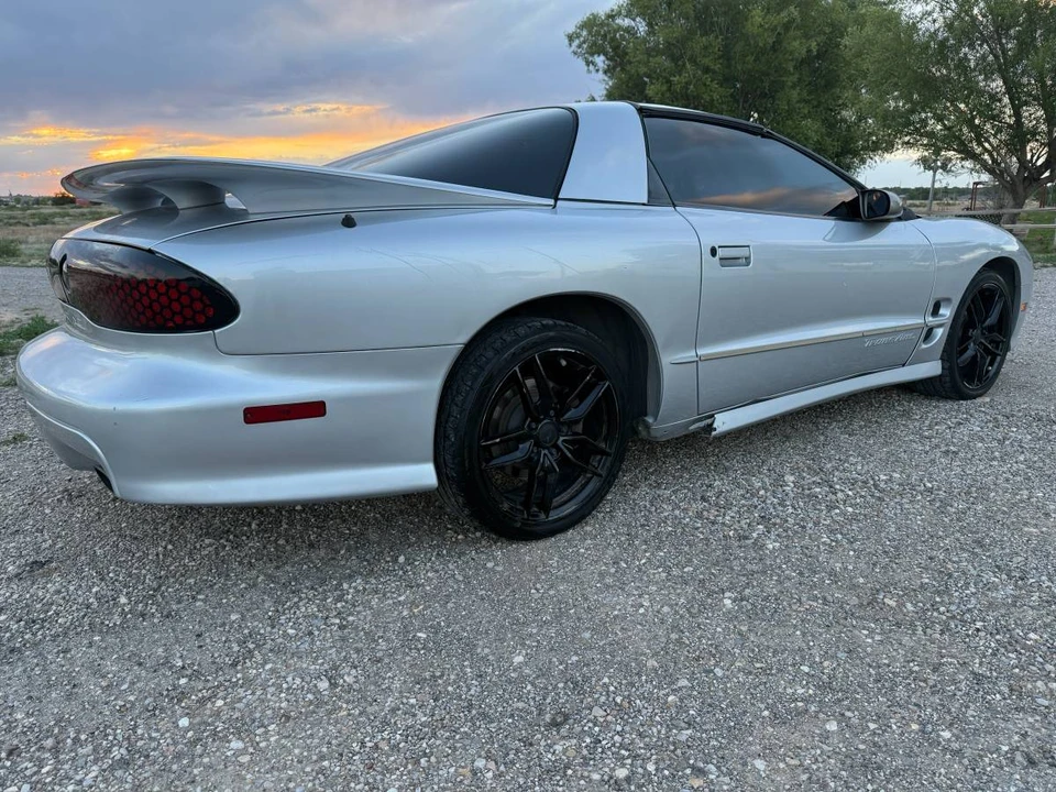 2002 Pontiac Firebird 4th Gen - Image 8 of 11
