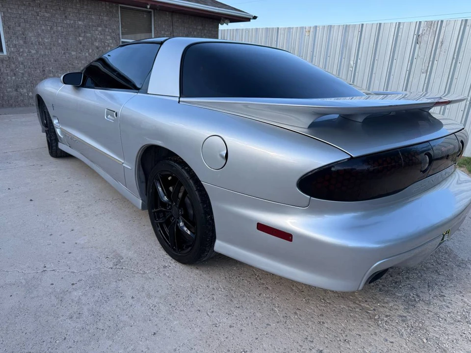 2002 Pontiac Firebird 4th Gen - Image 5 of 10