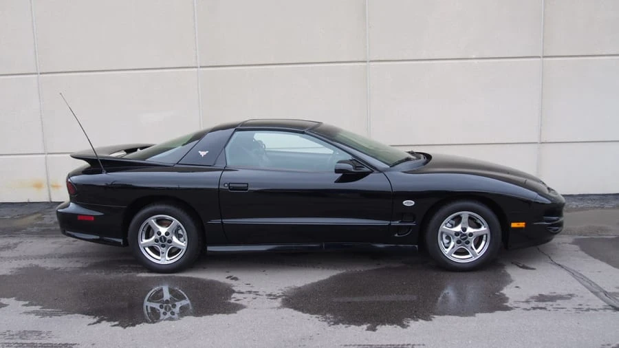 2002 Pontiac Firebird 4th Gen - Image 2 of 11