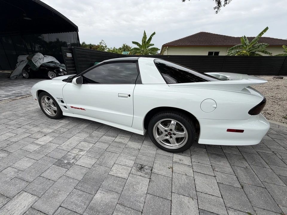 2002 Pontiac Firebird Trans Am 4th Gen - Image 2 of 10