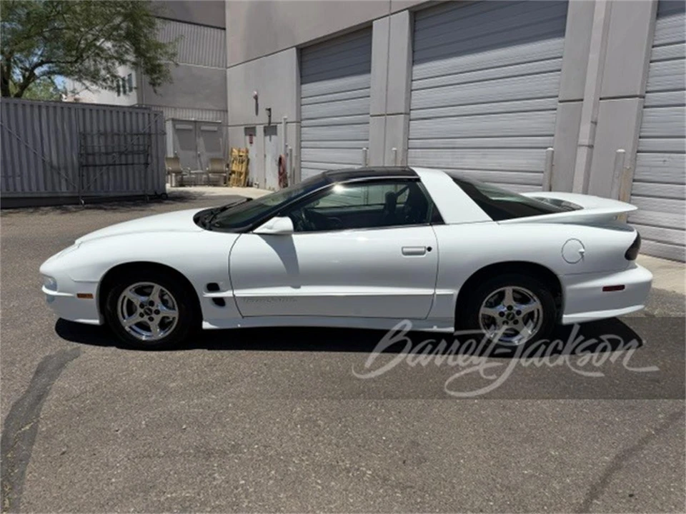 2002 Pontiac Firebird Trans Am 4th Gen - Image 2 of 5