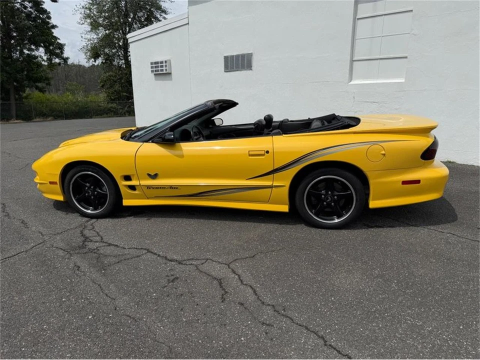 2002 Pontiac Firebird Trans Am 4th Gen - Image 11 of 31