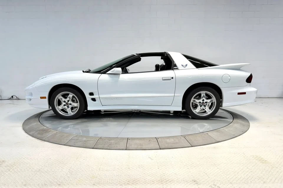 2002 Pontiac Firebird Trans Am 4th Gen - Image 2 of 20