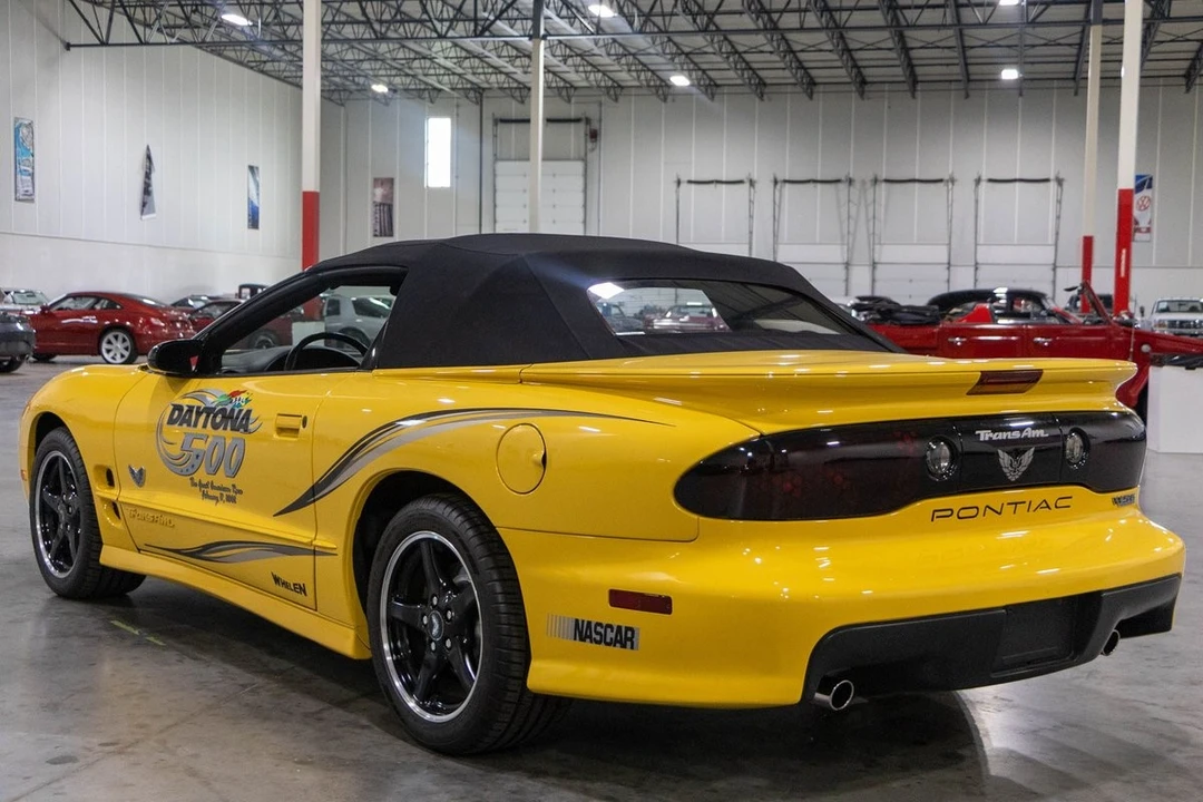 2002 Pontiac Firebird Trans Am 4th Gen - Image 16 of 21