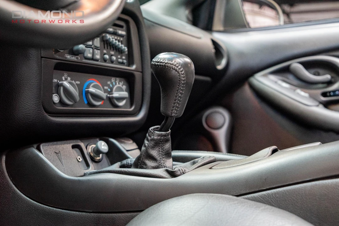 2002 Pontiac Firebird Trans Am 4th Gen - Image 11 of 19