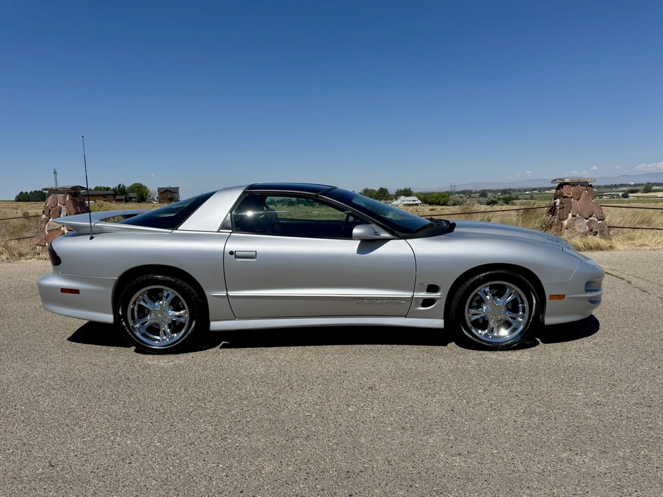 2002 Pontiac Firebird Trans Am 4th Gen - Image 17 of 31