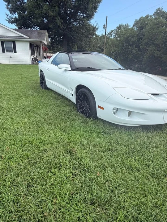 2002 Pontiac Firebird Formula 4th Gen - Image 4 of 15