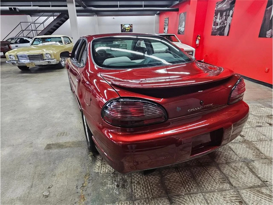 2002 Pontiac Grand Prix 3rd+ Gen - Image 16 of 31