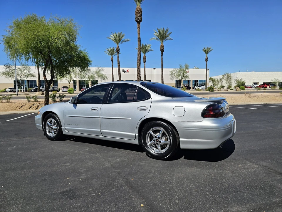 2002 Pontiac Grand Prix 3rd+ Gen - Image 10 of 31