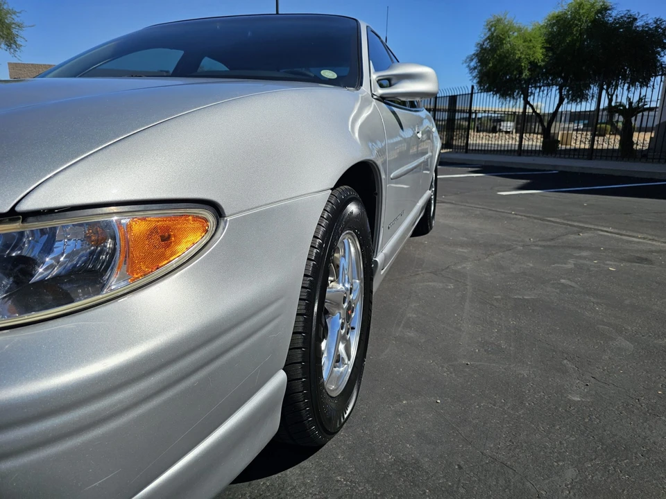2002 Pontiac Grand Prix 3rd+ Gen - Image 28 of 31