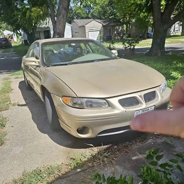 2002 Pontiac Grand Prix GT Sedan 4D