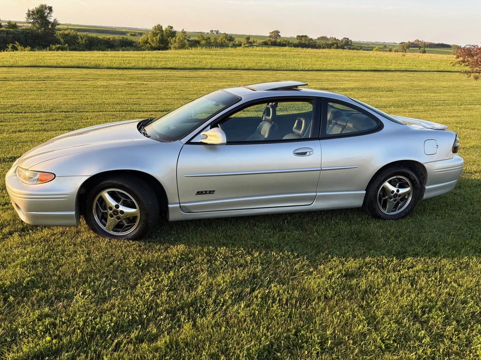 2002 Pontiac Grand Prix 3rd+ Gen - Image 3 of 31