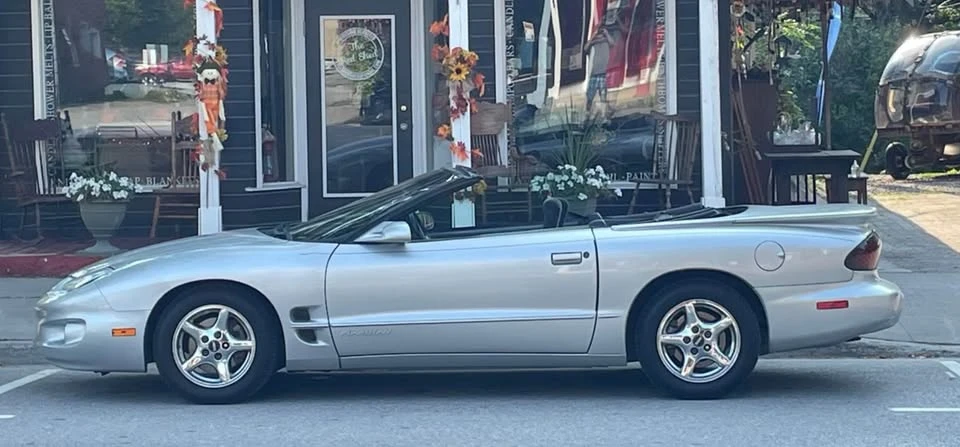 2002 Pontiac Sunbird - Image 3 of 5