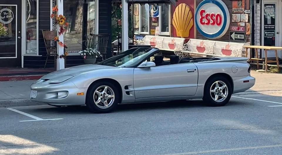 2002 Pontiac Sunbird - Image 5 of 5