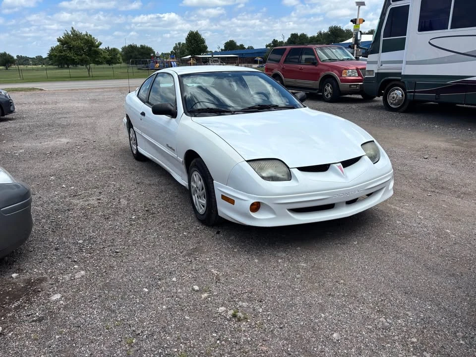 2002 Pontiac Sunfire - Image 2 of 8