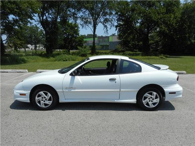 2002 Pontiac Sunfire - Image 8 of 12