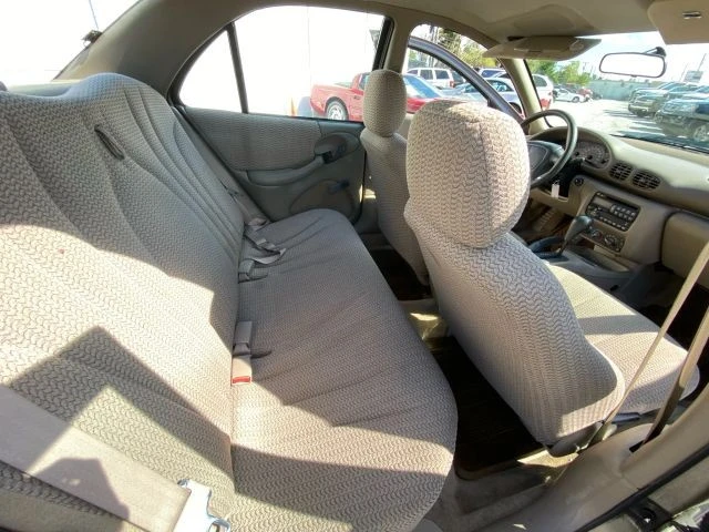 2002 Pontiac Sunfire - Image 11 of 16