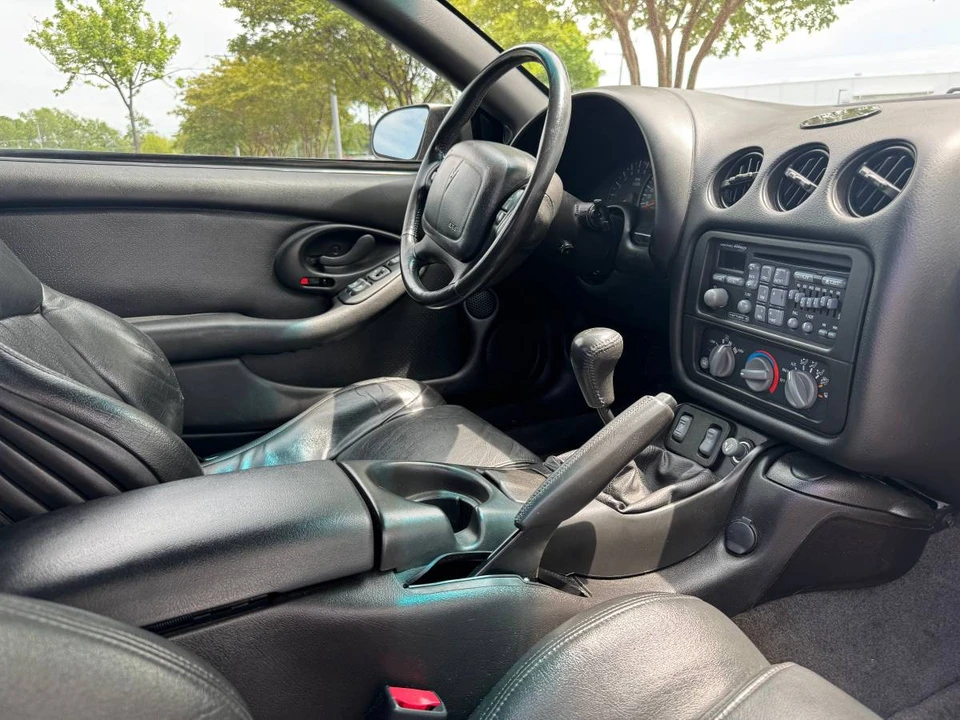 2002 Pontiac Firebird Trans Am 4th Gen - Image 10 of 17
