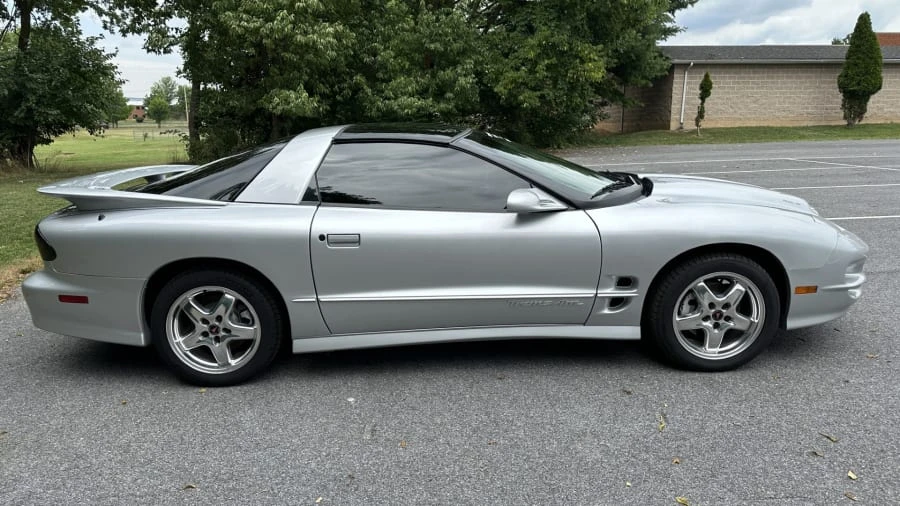 2002 Pontiac Firebird Trans Am 4th Gen - Image 2 of 12