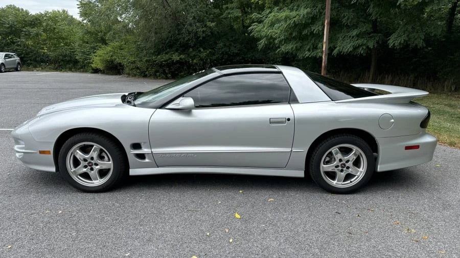 2002 Pontiac Firebird Trans Am 4th Gen - Image 5 of 12