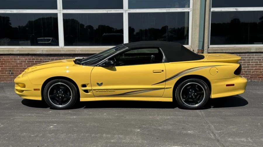 2002 Pontiac Firebird Trans Am 4th Gen - Image 2 of 11