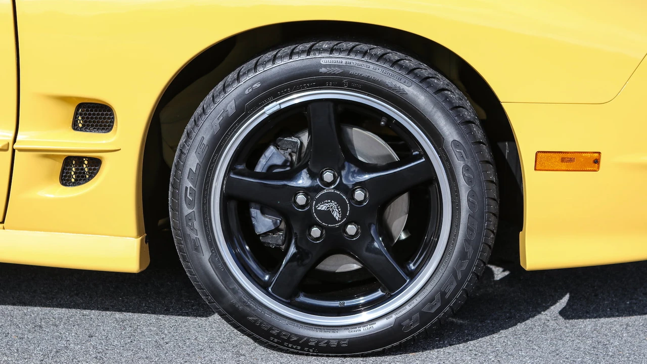 2002 Pontiac Firebird Trans Am 4th Gen - Image 11 of 31
