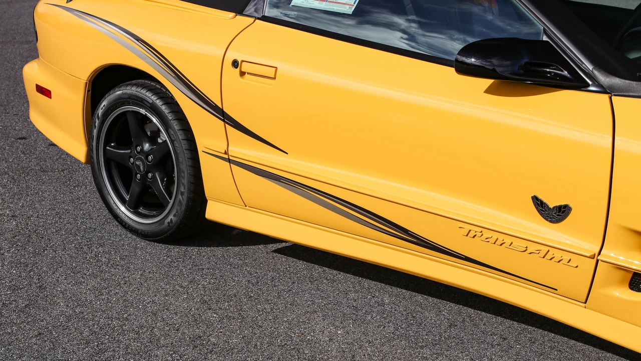 2002 Pontiac Firebird Trans Am 4th Gen - Image 12 of 31
