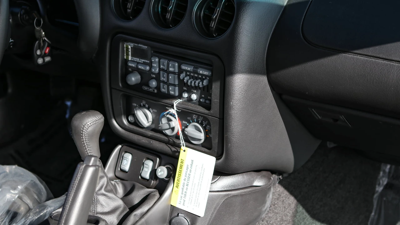 2002 Pontiac Firebird Trans Am 4th Gen - Image 17 of 31