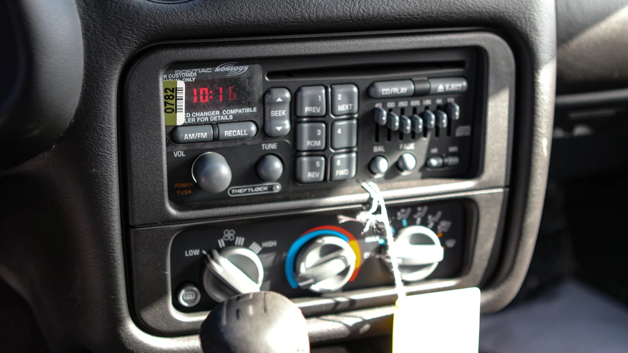 2002 Pontiac Firebird Trans Am 4th Gen - Image 25 of 31