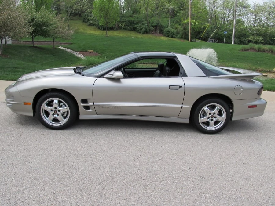 2002 Pontiac Firebird Trans Am 4th Gen - Image 2 of 8