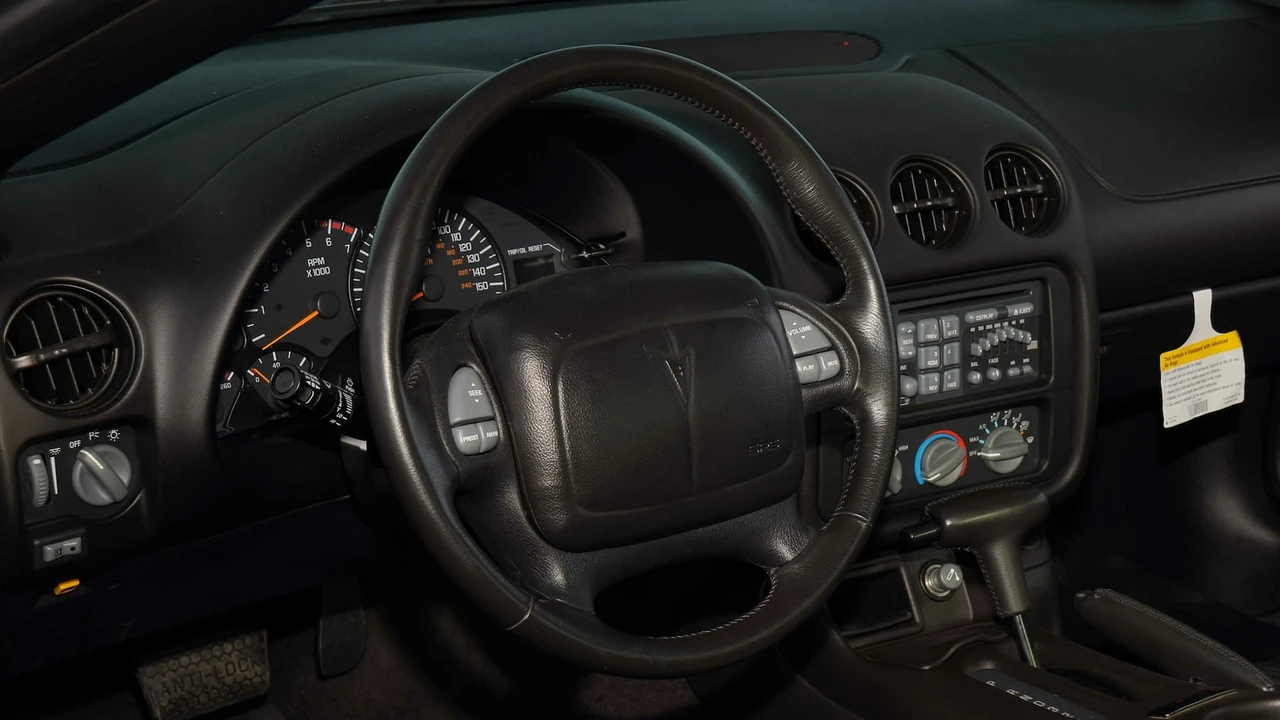 2002 Pontiac Firebird Trans Am 4th Gen - Image 16 of 22